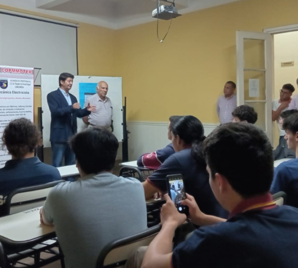 Charla informativa en Escuela Técnica n°1 de Concordia