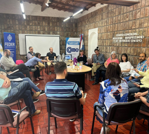 Reunión informativa en Crespo