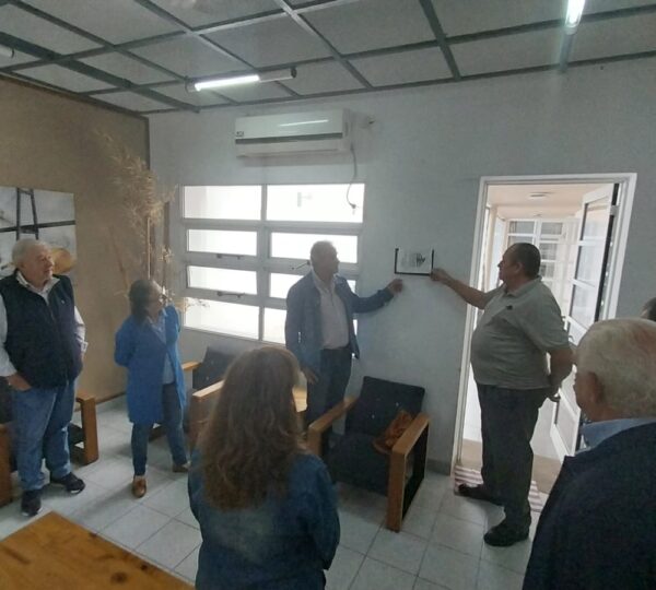 Descubrimiento de placa recordatoria en la Regional Centro Este de CPICER