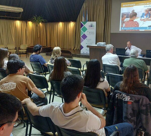 Estudiantes de la UTN recibieron una charla sobre previsión