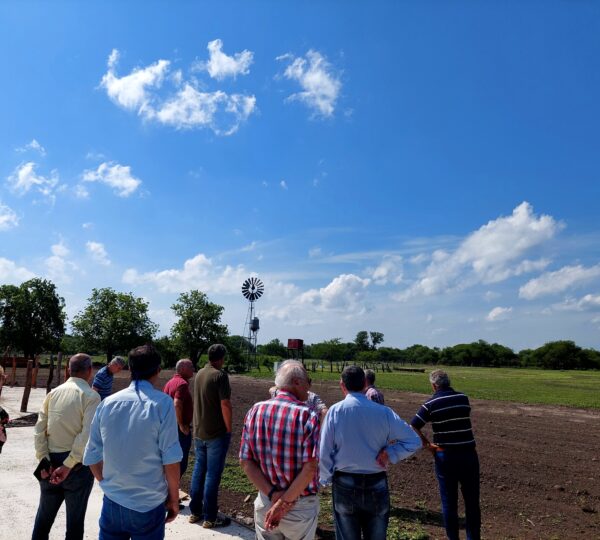 Autoridades visitaron el campo de Santa Marta